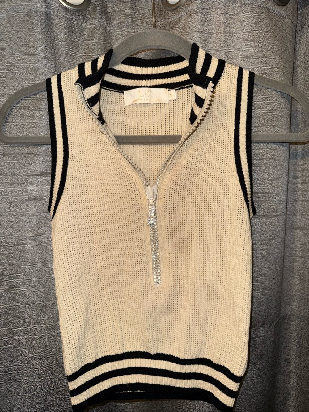 Sleeveless Zip-Knit Polo Top in Cream with Black Trim